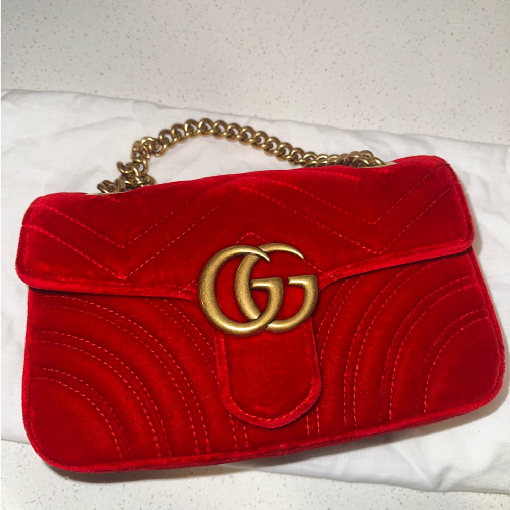 Gucci Marmont handbag 
Red Velvet
Size: Mini